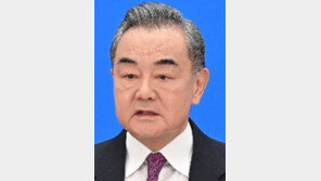 中 왕이, 푸틴 만나려 방러… “시진핑 러시아行 사전 작업” 