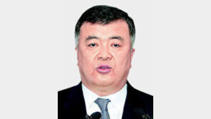 이인규, 회고록서 “노무현 유죄증거 충분해”… 野 “정치검사가 검사 정권 뒷배 믿고 날뛰어” 