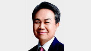 진옥동 신한금융지주 회장, 3년 임기 시작 