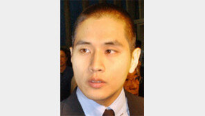 유승준 입국 길 열리나… 고법 “국익 해칠 우려 없어 체류 허용” 