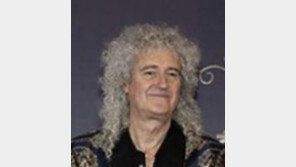 ‘퀸’ 기타리스트 메이, 3D 소행성 지도책 출간 