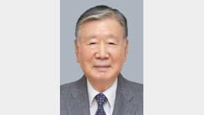 이중근 회장, 또 1억씩 나눠줘… 6월 지급 누락된 초등 동창 10명 