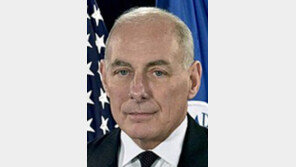 “트럼프, 법치 경멸外 아무 생각 없는 사람” 前비서실장 폭로 