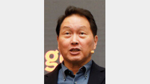 최태원 “빠르게, 확실히 변해야 생존” 