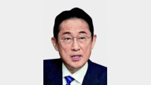 기시다 지지율 20%대로 추락… “퇴진 위험 수준” 