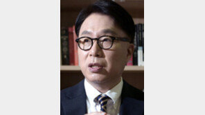 [동아시론/박원곤]다중고에 직면한 김정은의 새해