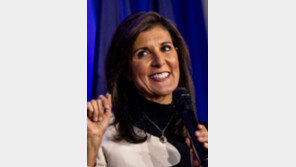 협공 받는 헤일리 “디샌티스 부통령 지명 가능”