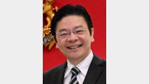 싱가포르 20년만의 새 총리, 서민출신 웡 취임