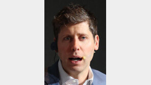 챗GPT 성인물 허용 논란에… 올트먼 “우린 도덕경찰 아냐”