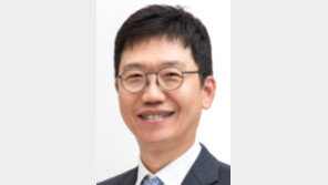 “노안 안약 국내 개발… 6시간 동안 돋보기 안 써도 돼”