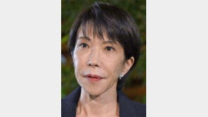 다카이치 지지율 71%… 아베도 추월 ‘역대 5위’