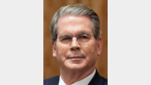 베선트는 中 조준 “트럼프, 무역균형 재조정중”