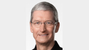 “애플, 팀 쿡 퇴임 준비… 터너스 부사장 후임 유력”