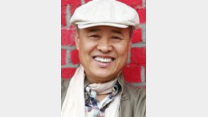 예술원 회장 손진책, 부회장 신달자