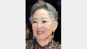 故 김지미 씨에 금관문화훈장