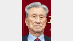 유휘성씨 고려대에 14년간 100억 기부 “후배들 위해”