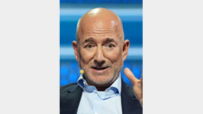 베이조스 “위성 5400기 쏠것” 머스크에 도전장