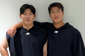 KT 퓨처스팀 4월 MVP 한차현-김건형 “퓨처스 선수 순환 보며 ‘기회 올 수 있겠다’는 분위기 생겨”