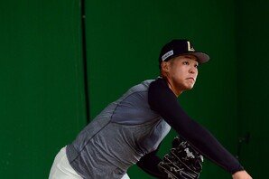 일본 독립리그 출신 시라카와 케이쇼 ‘첫 한국 불펜투구’ [포토]