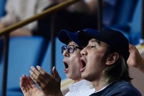 김연경의 국가대표 은퇴경기 관람하는 유재석-이광수 [포토]