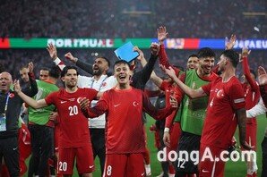 ‘슈팅 36개 대공방전’ 튀르키예, 조지아에 3-1 승리 [유로 2024 ]