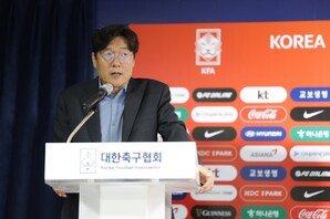 [사커토픽] ‘정해성 깜짝 사퇴’ 한국축구, ‘포스트 클린스만’ 선임 작업은 계속…외국 사령탑 ‘무게’