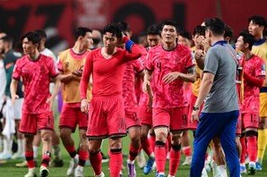 씁쓸하게 원정길 오른 ‘만신창이’ 한국축구…‘팬 충돌 논란’ 김민재, 철기둥으로 돌아올까?