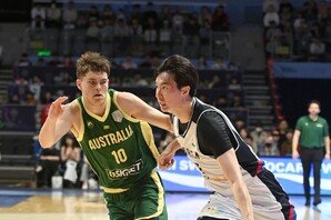 [FIBA 아시아컵 현장리뷰] 이현중-이우석 돋보였지만…한국, ‘양궁농구’ 호주 못 넘었다