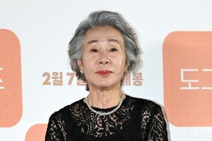 윤여정 “첫째아들 게이, 동성결혼도 해…사위 더 사랑해” (종합)[DA:피플]