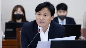 [단독]‘친명’ 김영진 “이재명 대표 연임 심각하게 다시 고민해야”