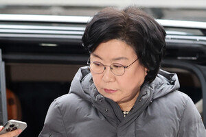 李, 여권 비리 의혹에 ‘전략적 침묵’ 선택한 이유