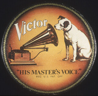 RCA Victor의 레코드 레이블 로고. Gettyimage