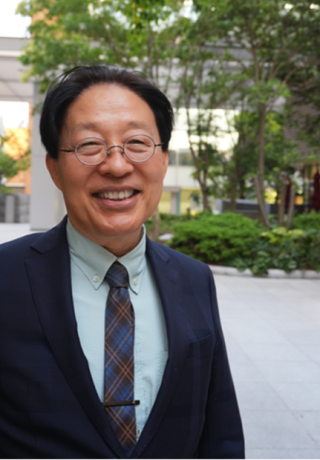 한글을 독학으로 배우며 일본 내 최고 한국어 전문가가 된 노마 히데키 선생은 한글과 K-팝을 지적 자산의 결실로 끌어올렸다.도쿄=허문명 기자