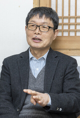 최현규 한국과학기술정보연구원(KISTI) 전문위원은 “북한 인공지능(AI)의 현재 수준보다 중요한 건 어느 방향으로 가고 있느냐”라며 “생성형 AI가 아니라 목적형 AI를 택할 수밖에 없는 구조 자체를 봐야 한다”고 강조했다. 조영철 기자