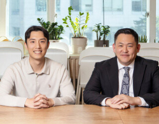 아로아랩스 김재헌 대표(오른쪽)와 한정섭 최고기술책임자(CTO·공동창업자). 김승환