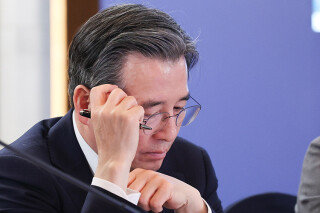 4월 11일 페이스북에 인공지능(AI) 시대 관련 기업의 초과이윤을 국민에게 배당금으로 지급하자는 ‘국민배당금’ 구상을 제시한 김용범 청와대 정책실장. 뉴스1