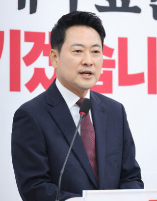 장동혁 국민의힘 대표가 6월 7일 서울 여의도 국회에서 6.3지방선거 재선거 요구 기자회견을 하고 있다. 뉴스1