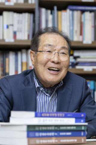 윤동한 콜마그룹 회장. 동아DB