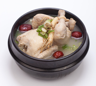 소화가 잘 되는 삼계탕. GETITTYIMAGES