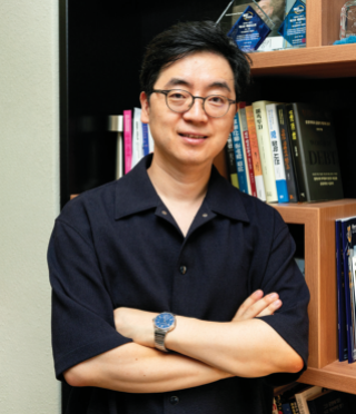 증권사 애널리스트 출신인 채상욱 커넥티드그라운드 대표. 조영철 기자 