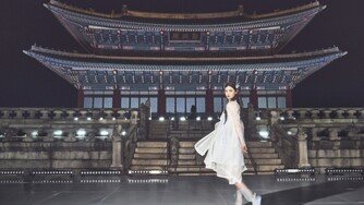 뉴진스 다니엘, 근정전 밝힌 한국의 美…‘코리아 온 스테이지’ MC 포스터