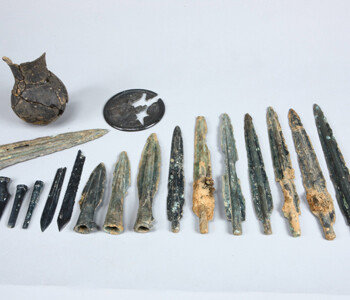 細形銅剣７点など、忠州から国宝級青銅器の遺物が大量出土 : 東亜日報