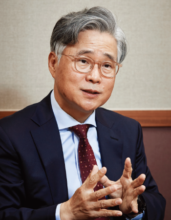 이석환 대표변호사. [홍중식 기자]
