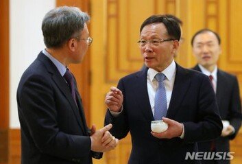 이수혁 “70년 전 선택했다고 계속 지켜야 한다는 건 美 모욕” 발언 논란