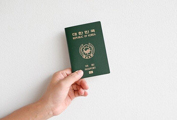 ‘중국식 코로나19 방역?’우리 교민 31명 여권 불태워