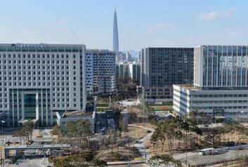 법원, 北에 저작권료 8억 송금 경로 사실조회 요청…통일부 “비공개”