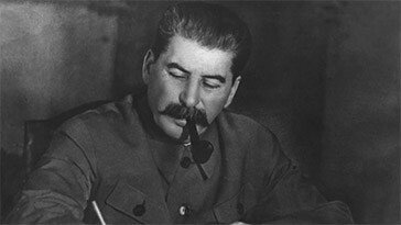 잔인한 독재자 너머 ‘독서광’ 스탈린을 마주하다