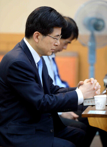 2015년 5월 24일 황교안 당시 국무총리 후보자가 서울 양천구 목동 성일교회를 찾아 예배를 보고 있다. [동아DB]