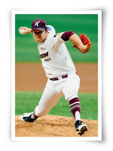 2016년 최고령 신인상 수상 기록을 세웠던 신재영(현 키움 히어로즈). [동아DB]