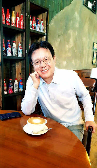 박홍표 신부(사진). 박홍표 신부는 11월 15일 윤석열 대통령 부부의 전용기 추락을 기도하겠다고 해 논란을 일으킨 박주환 신부를 옹호했다. [박홍표 신부 페이스북 캡처]
